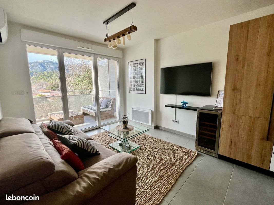 Appartement à louer, 39m², Roquevaire