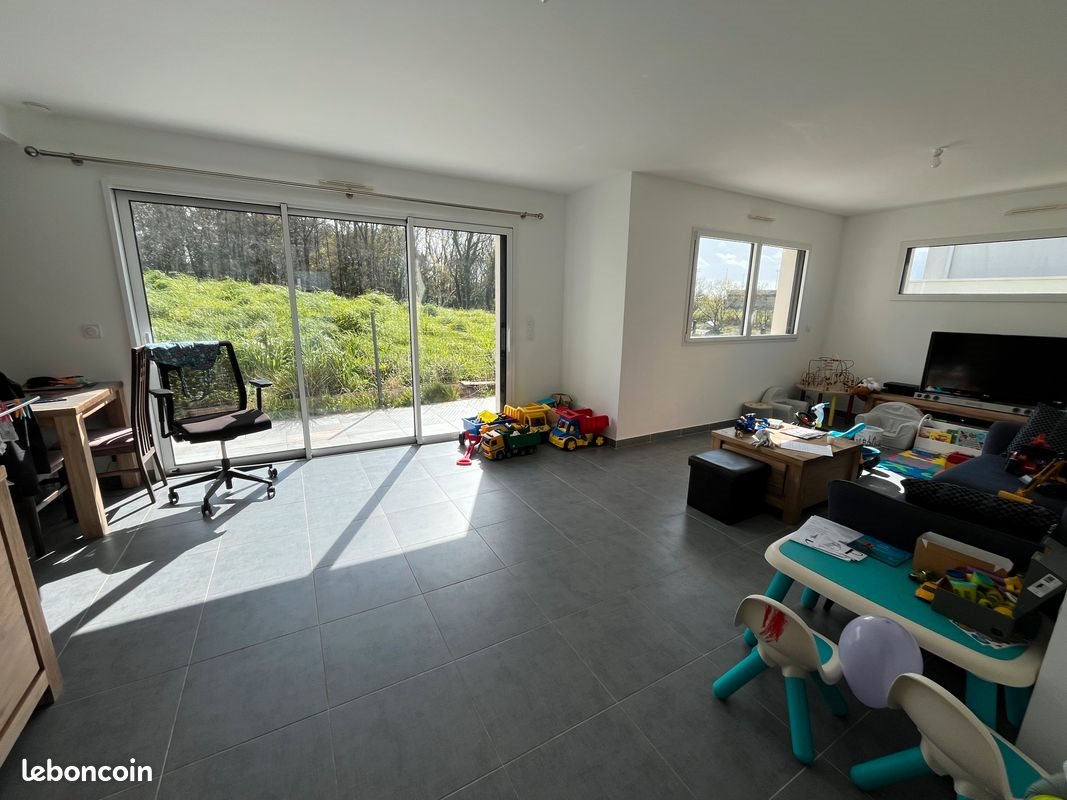 Maison à louer, 110m², Theix