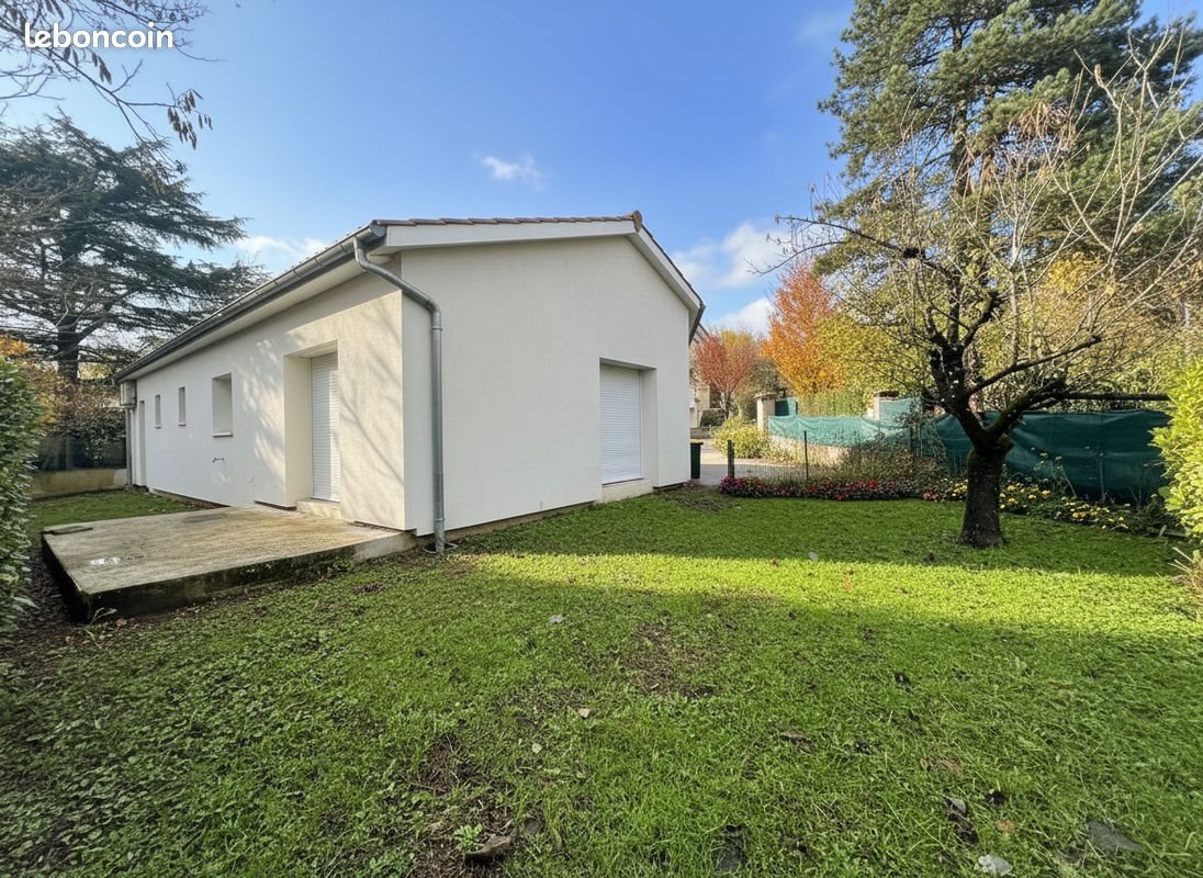 Maison à louer, 87m², Roussillon