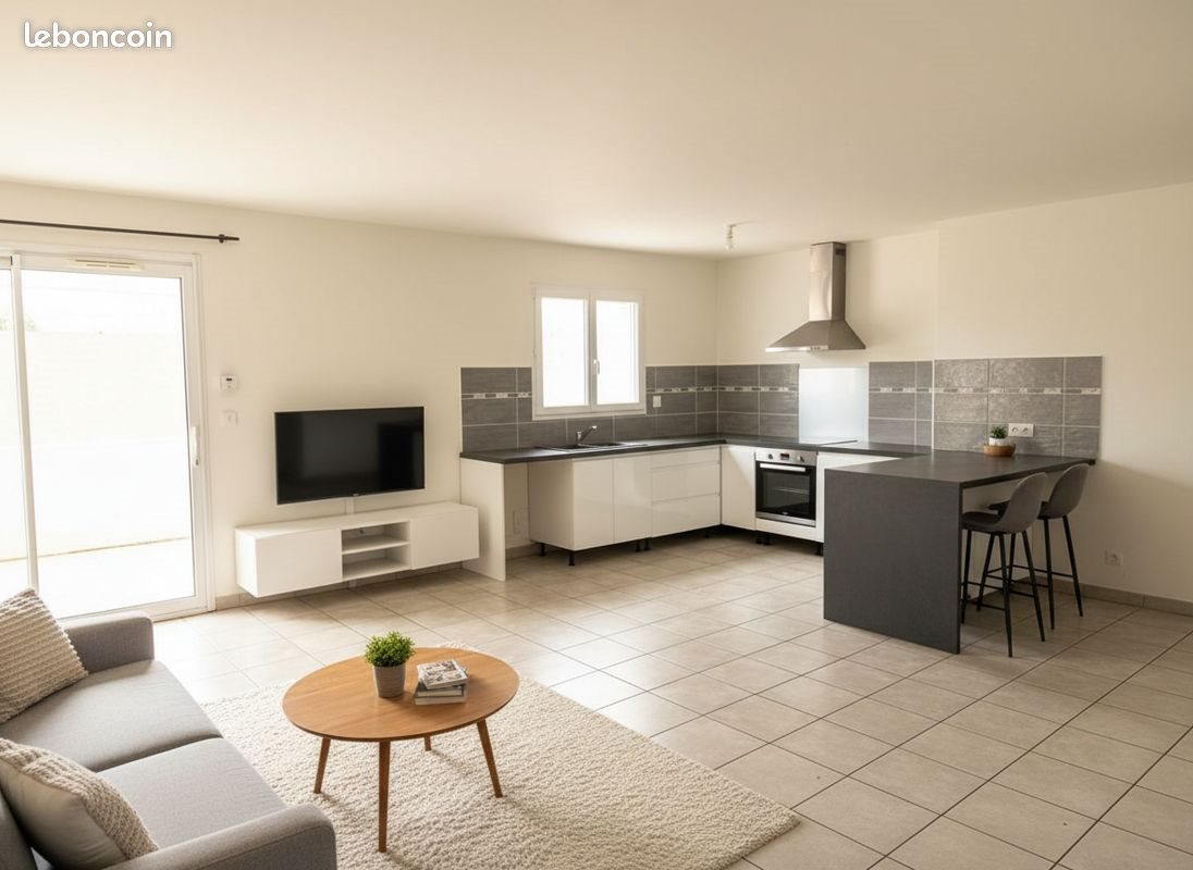 Maison à louer, 87m², Roussillon