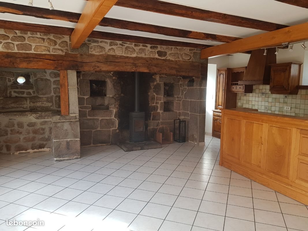 Maison à louer, 135m², Sarroux