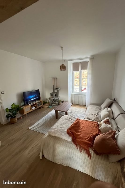 Appartement à louer, 65m², Montsûrs