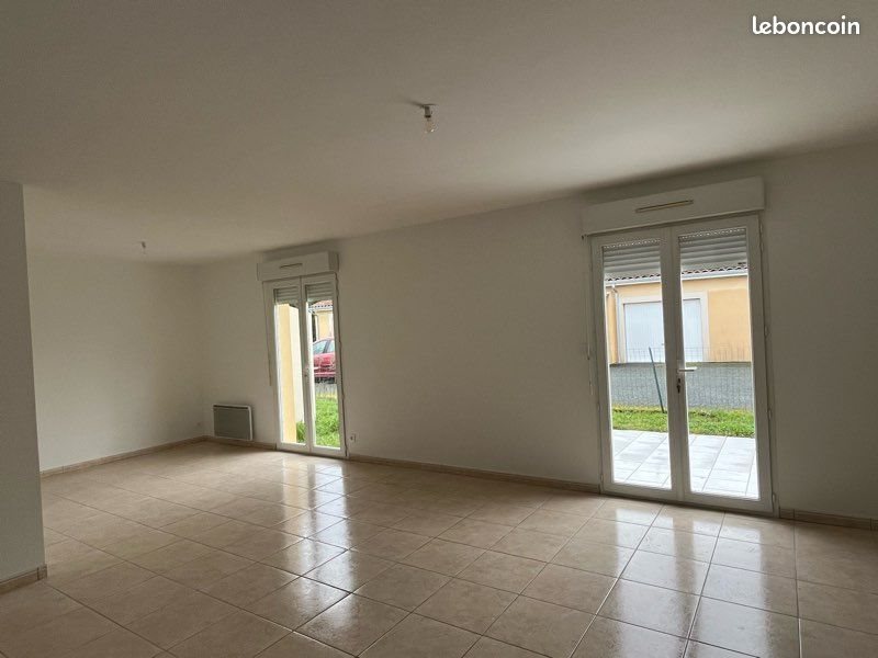 Maison à louer, 90m², Mazion