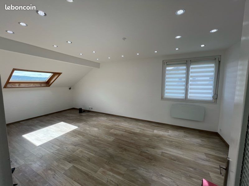 Appartement à louer, 90m², Houtaud