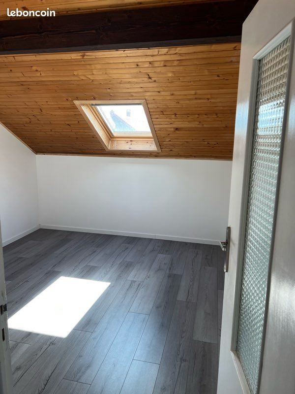Appartement à louer, 90m², Houtaud
