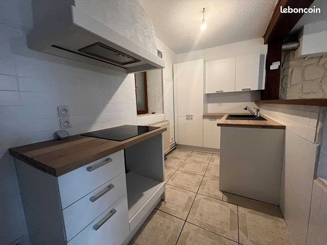 Maison à louer, 105m², Pont-de-Chéruy