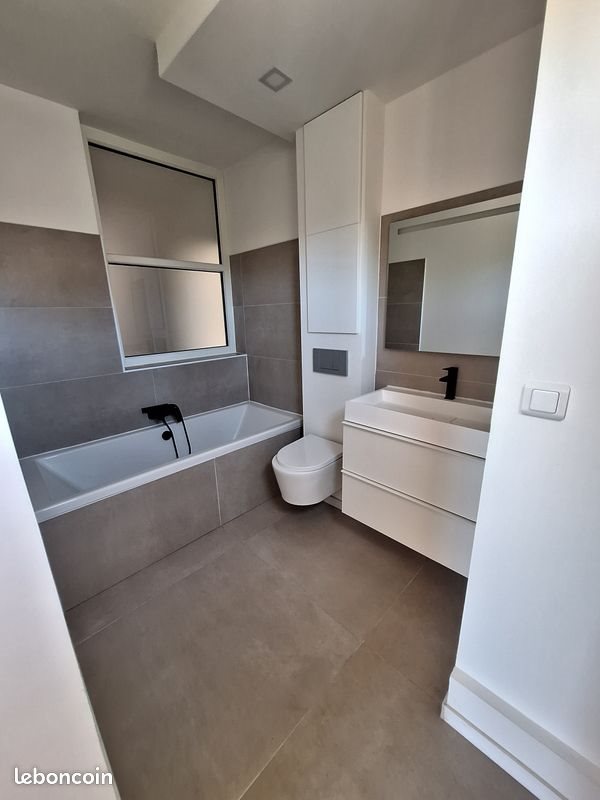 Appartement à louer, 96m², Marseille 8ème