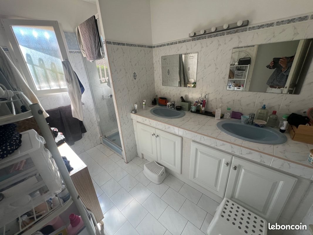 Maison à louer, 93m², Eyguières