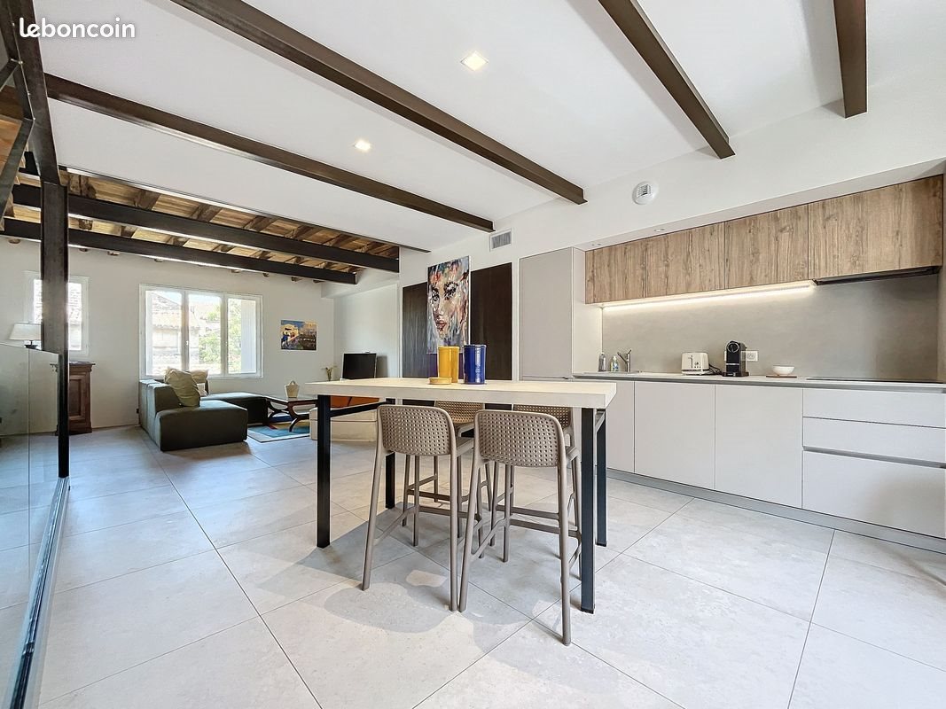 Appartement à louer, 85m², Aigues-Mortes