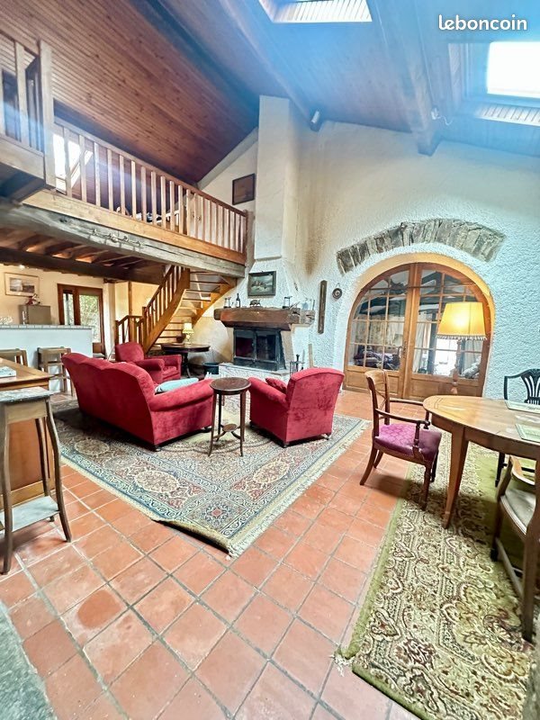 Maison à louer, 84m², Arfons