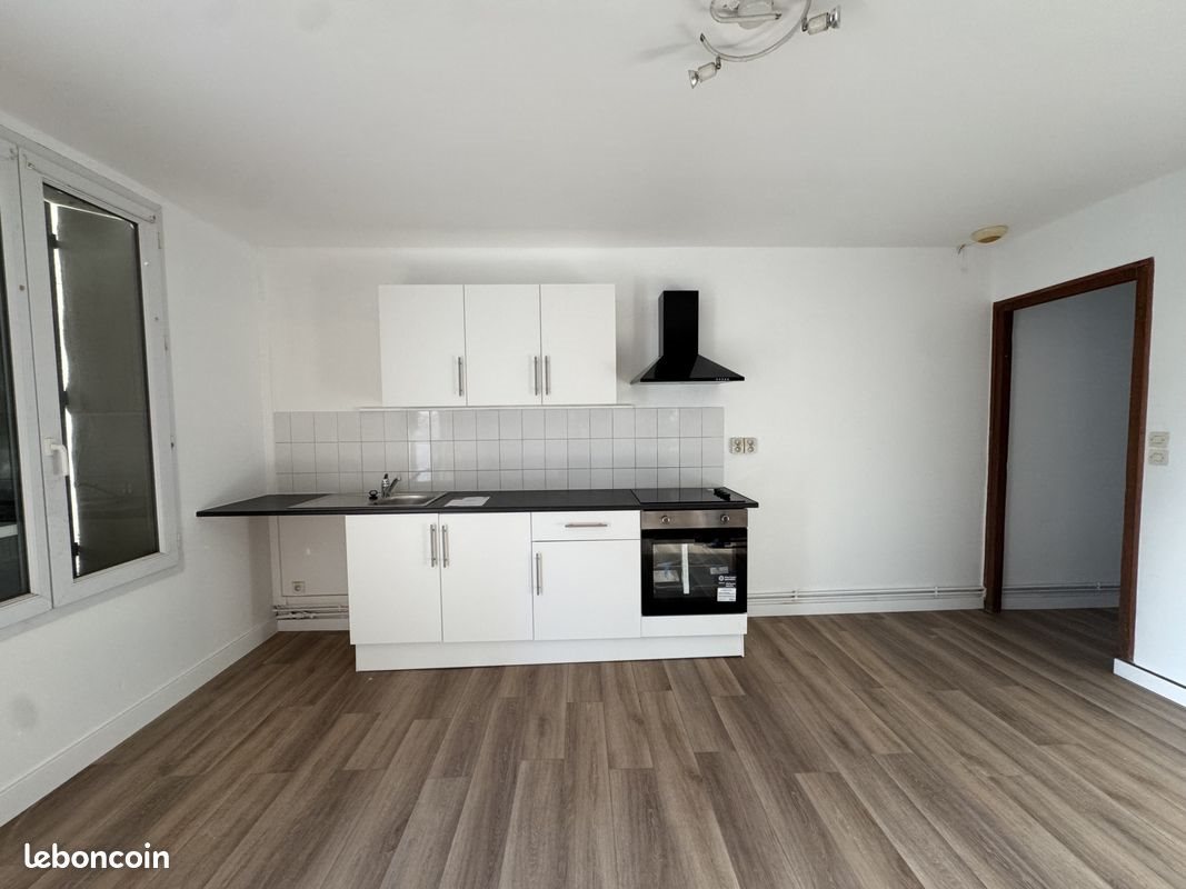 Maison à louer, 66m², Charny