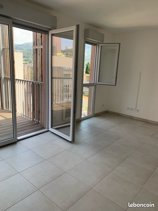 Appartement à louer, 40m², Carros