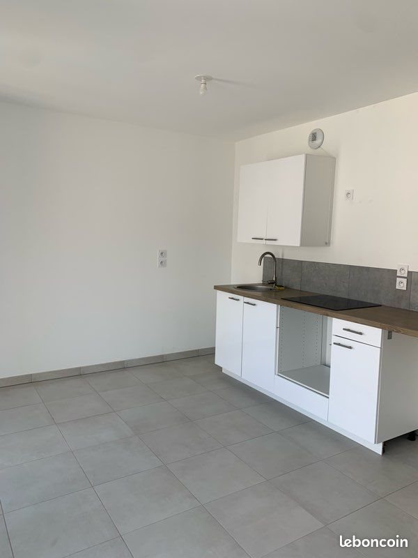 Appartement à louer, 40m², Carros