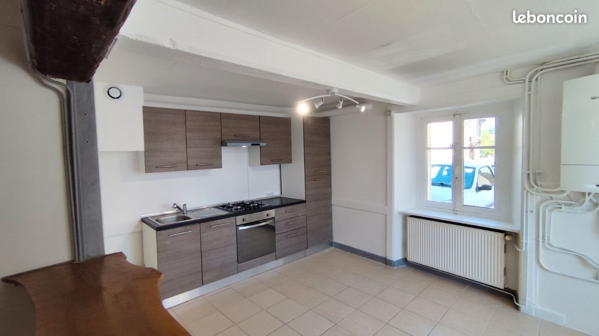 Maison à louer, 77m², Saint-Jean-la-Bussière