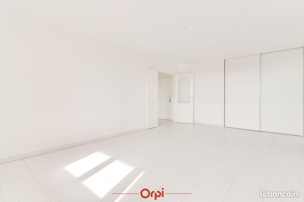 Appartement à louer, 77m², Allauch