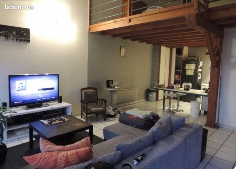 Appartement à louer, 60m², Paron