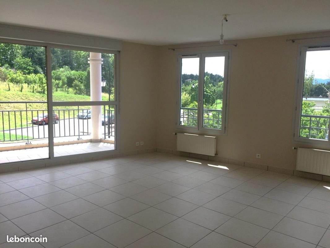 Appartement à louer, 70m², Charly