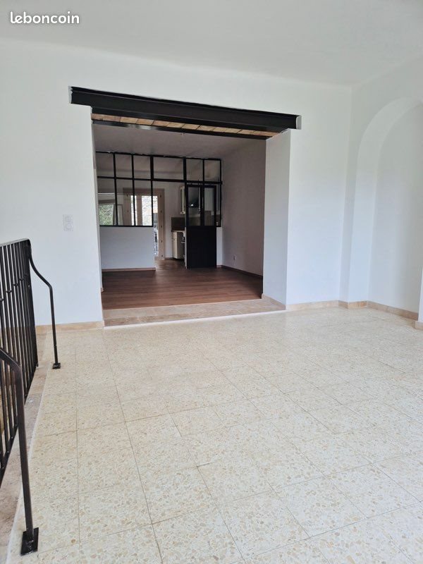 Appartement à louer, 65m², Goudargues