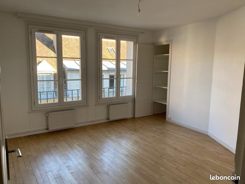 Appartement à louer, 68m², Autun