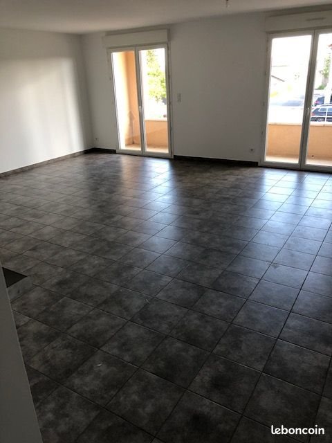 Appartement à louer, 90m², Allègre