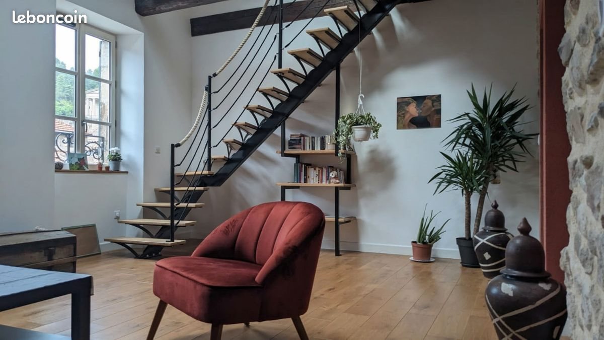 Appartement à louer, 100m², Largentière