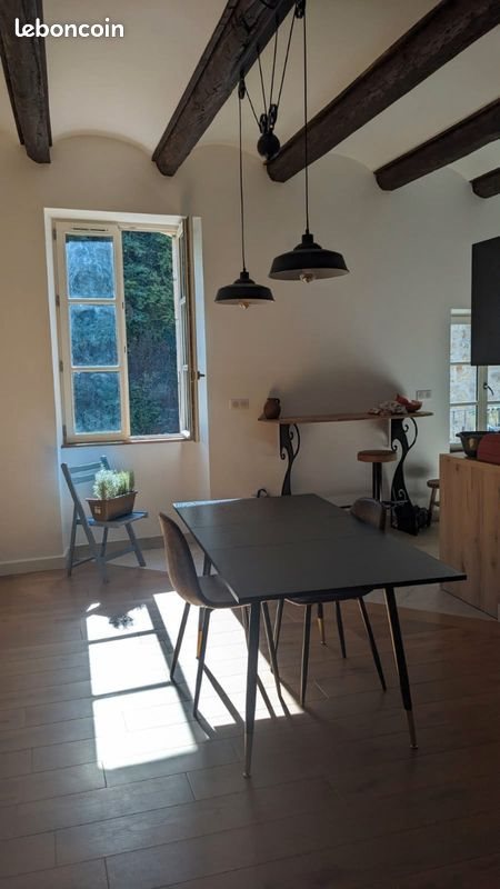 Appartement à louer, 100m², Largentière