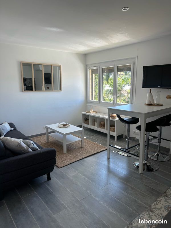 Appartement à louer, 28m², Roquebrune-sur-Argens