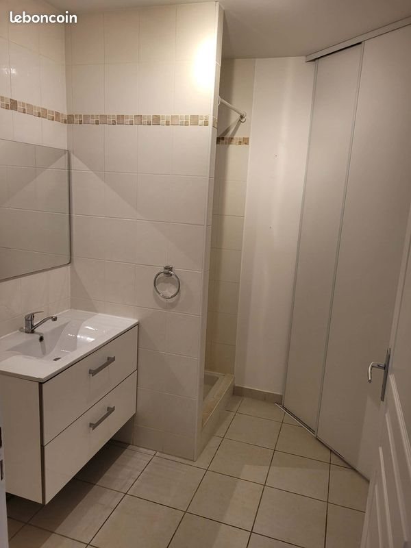 Appartement à louer, 65m², Saint-Paul-Trois-Châteaux