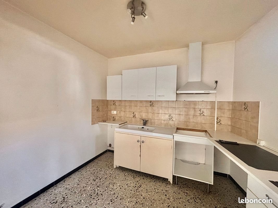 Appartement à louer, 78m², Eyragues