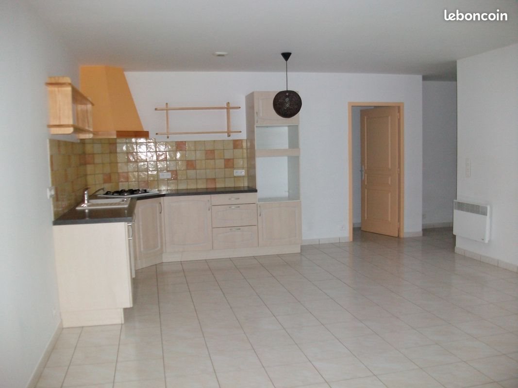 Appartement à louer, 77m², Noves