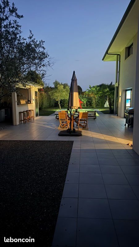 Maison à louer, 260m², Lescar