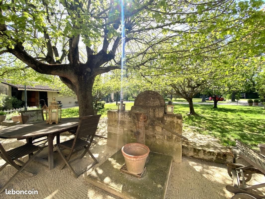 Maison à vendre, 528m², Entraigues-sur-la-Sorgue