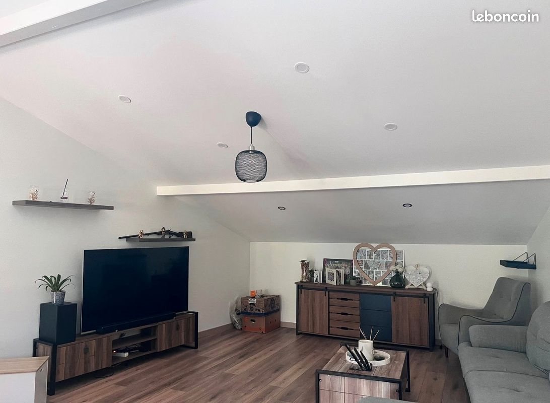 Maison à louer, 101m², Leyment