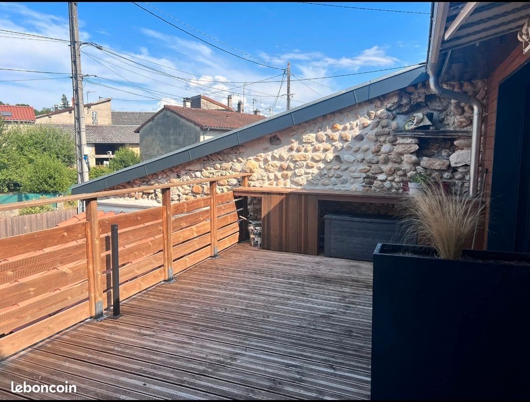 Maison à louer, 101m², Leyment