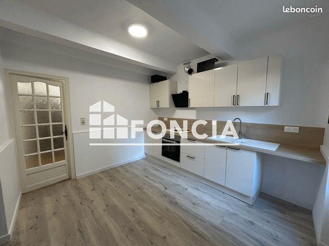 Maison à louer, 93m², Eyguières