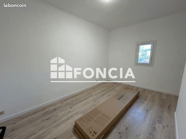 Maison à louer, 93m², Eyguières