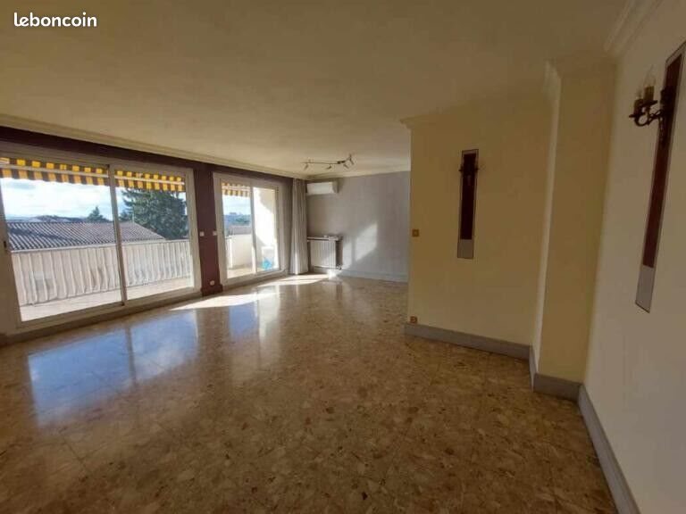 Appartement à louer, 79m², Décines-Charpieu