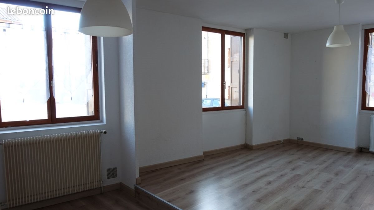 Appartement à louer, 81m², Unieux