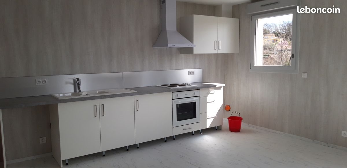 Appartement à louer, 74m², Mane