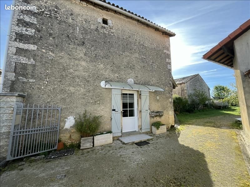 Maison à louer, 52m², Aunac
