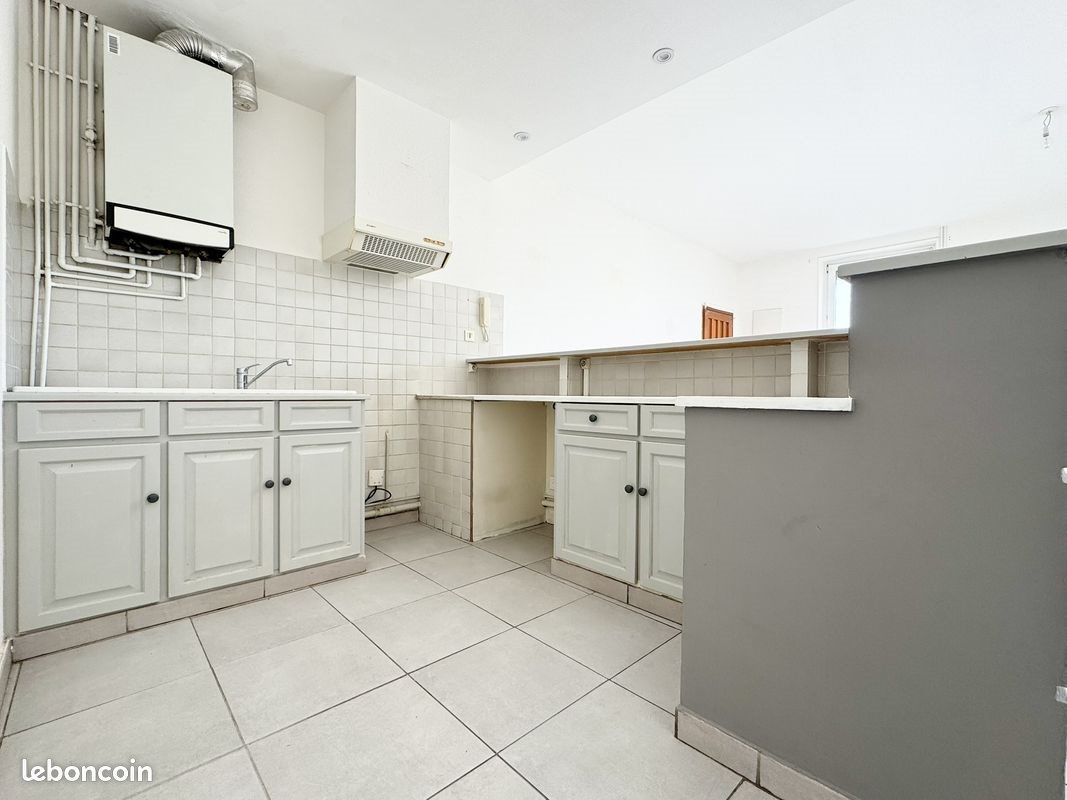 Appartement à louer, 77m², Nîmes