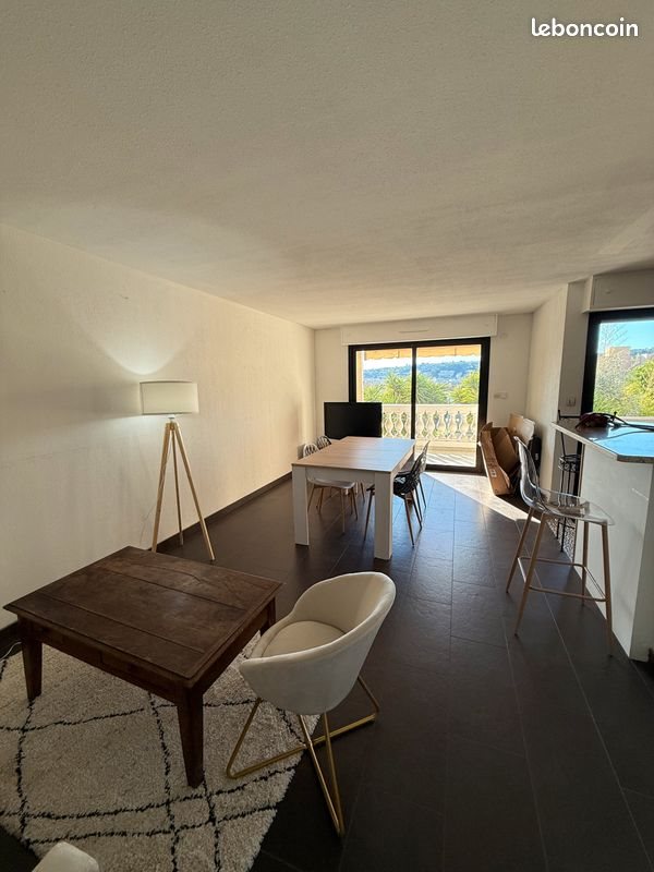 Appartement à louer, 67m², Nice