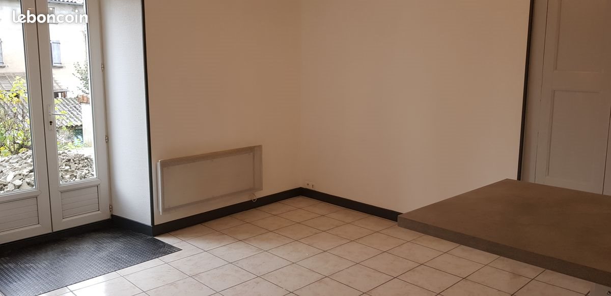 Appartement à louer, 40m², Jaujac