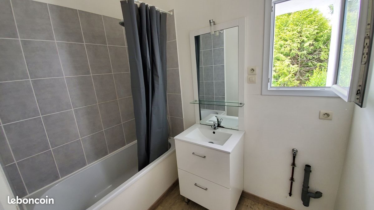 Maison à louer, 70m², Saint-Jean-d'Angély