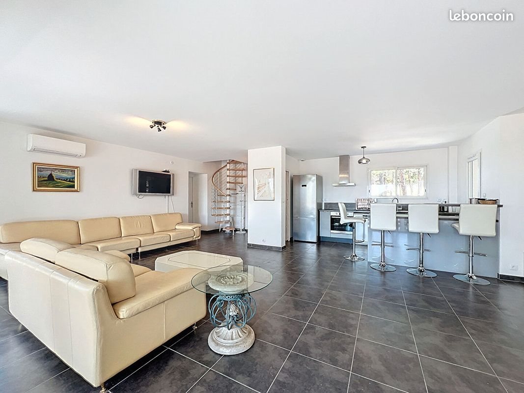 Appartement à louer, 100m², La Cadière-d'Azur