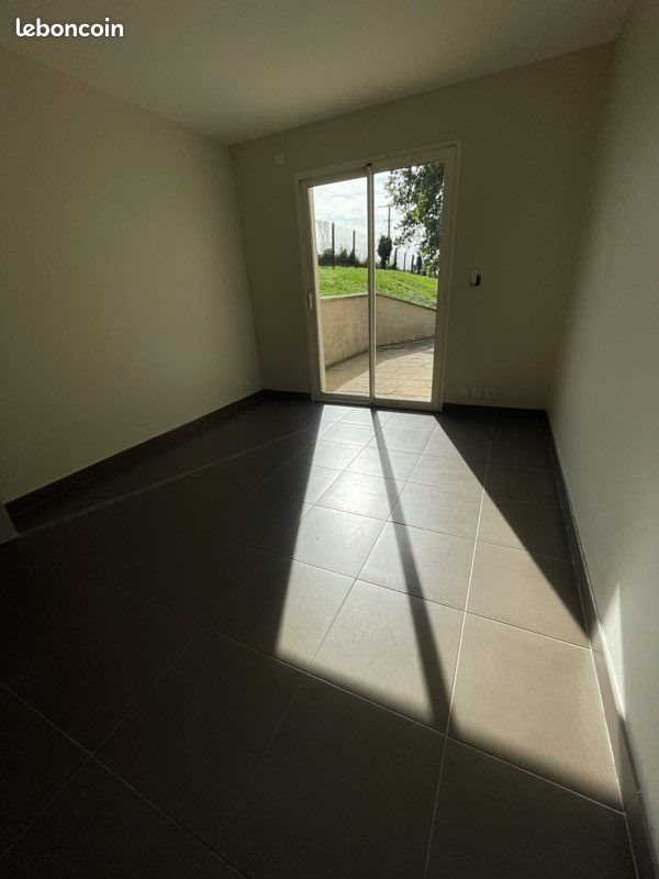 Maison à louer, 170m², Cairon