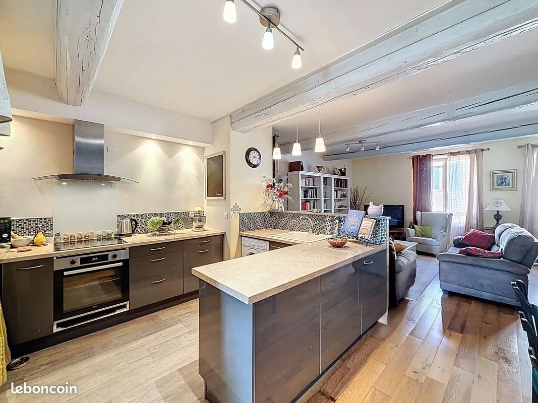 Appartement à vendre, 112m², Sainte-Anastasie-sur-Issole