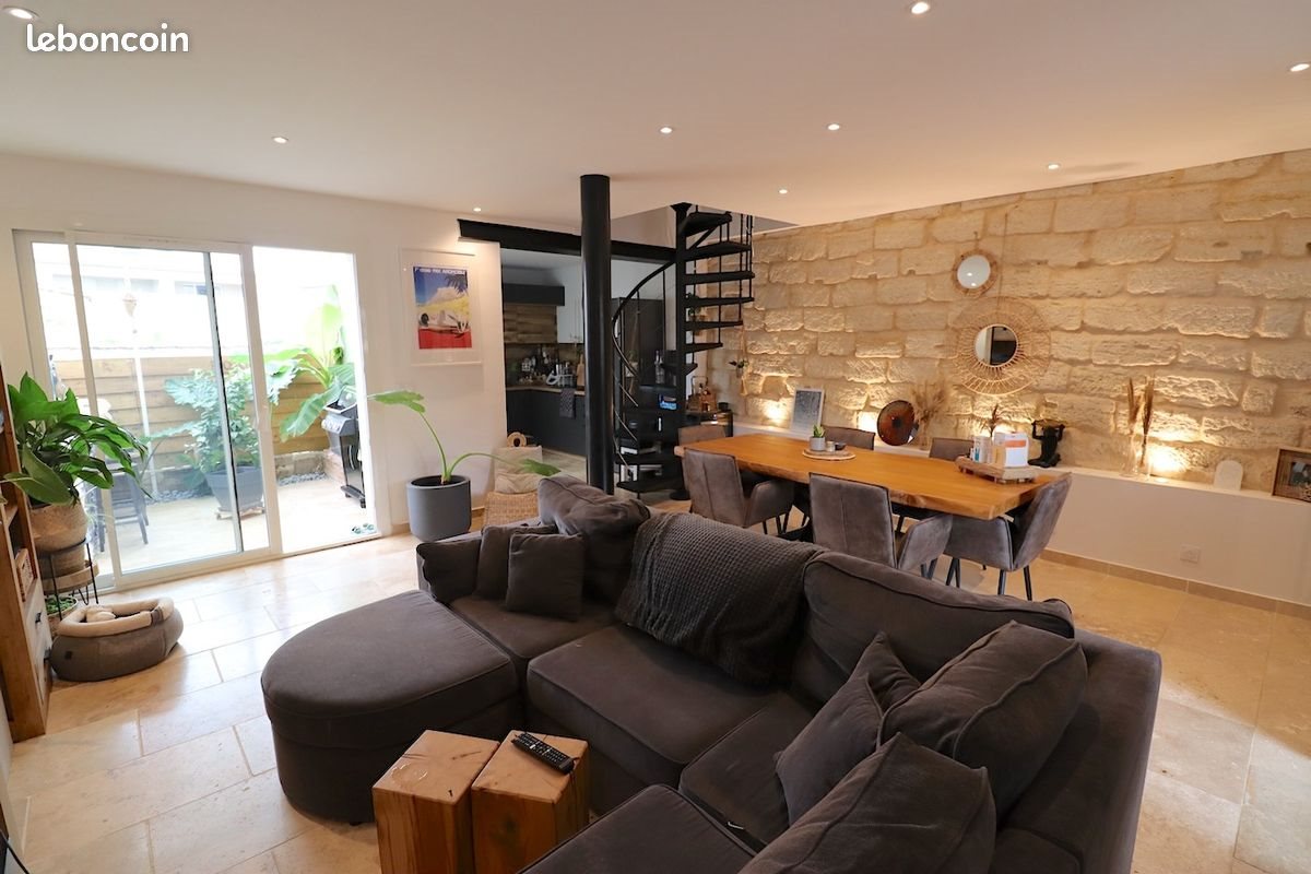 Maison à louer, 72m², Aigues-Mortes