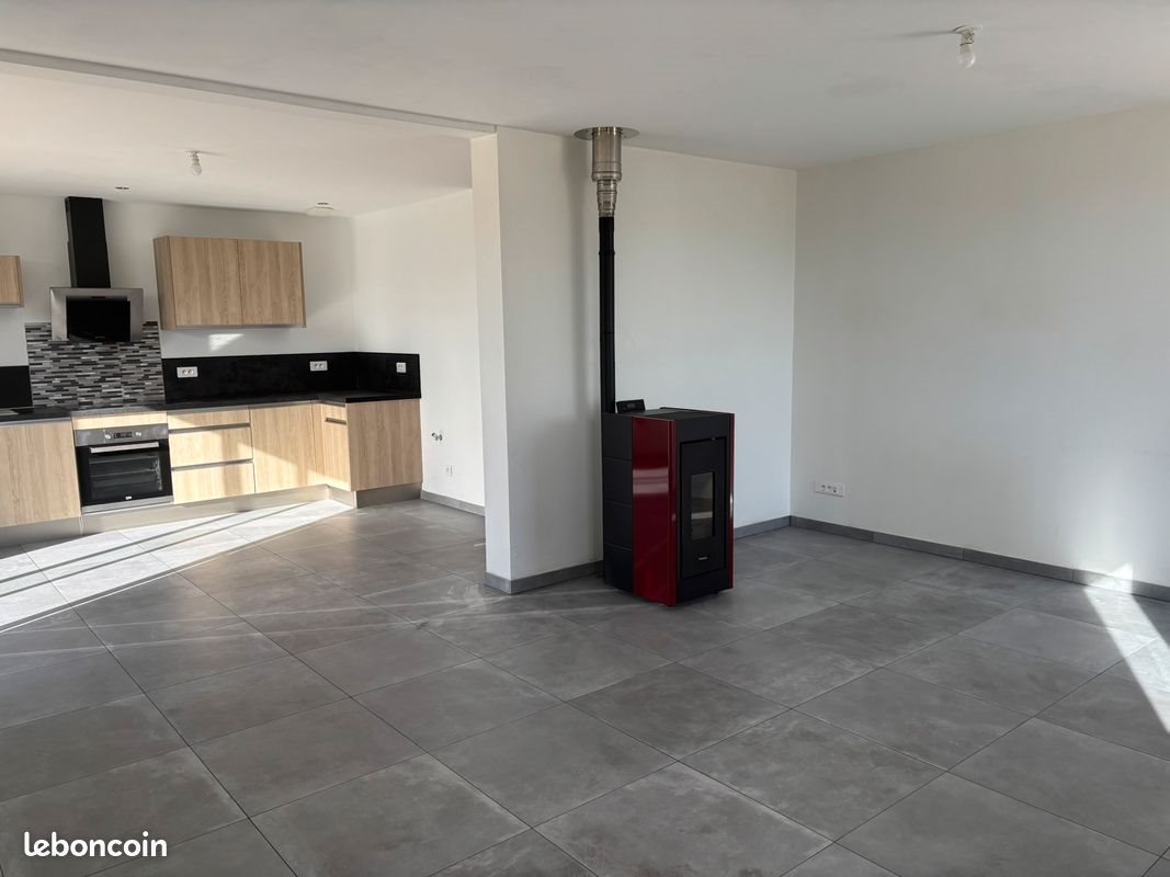 Appartement à louer, 95m², Bugny