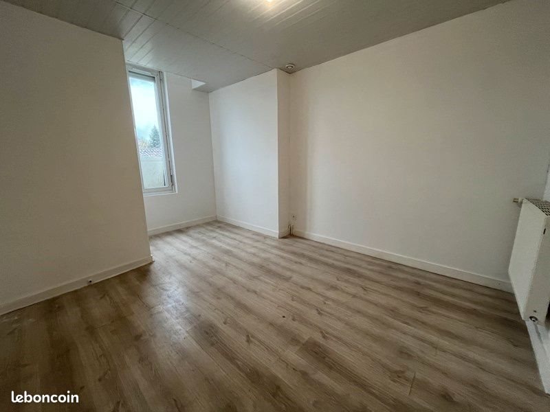 Maison à louer, 63m², Saint-Aigulin